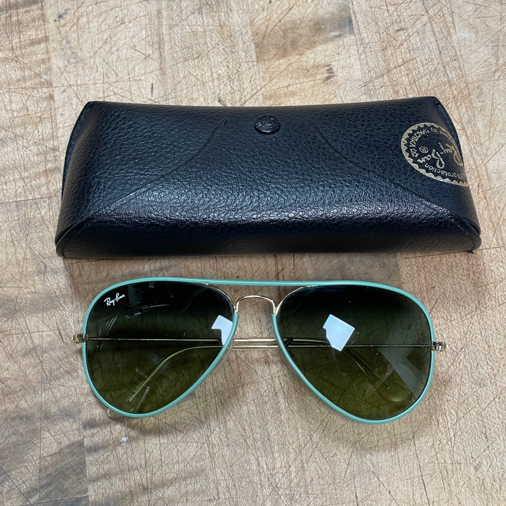 RayBan Aviator Sunglasses 🕶️💚🍀